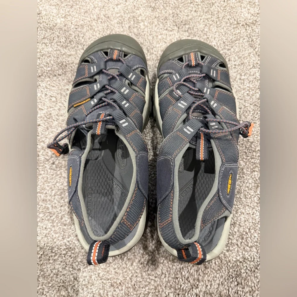 Keen Men's Closed-Toe Sandals in Gray Purpleish Black with Orange Trim